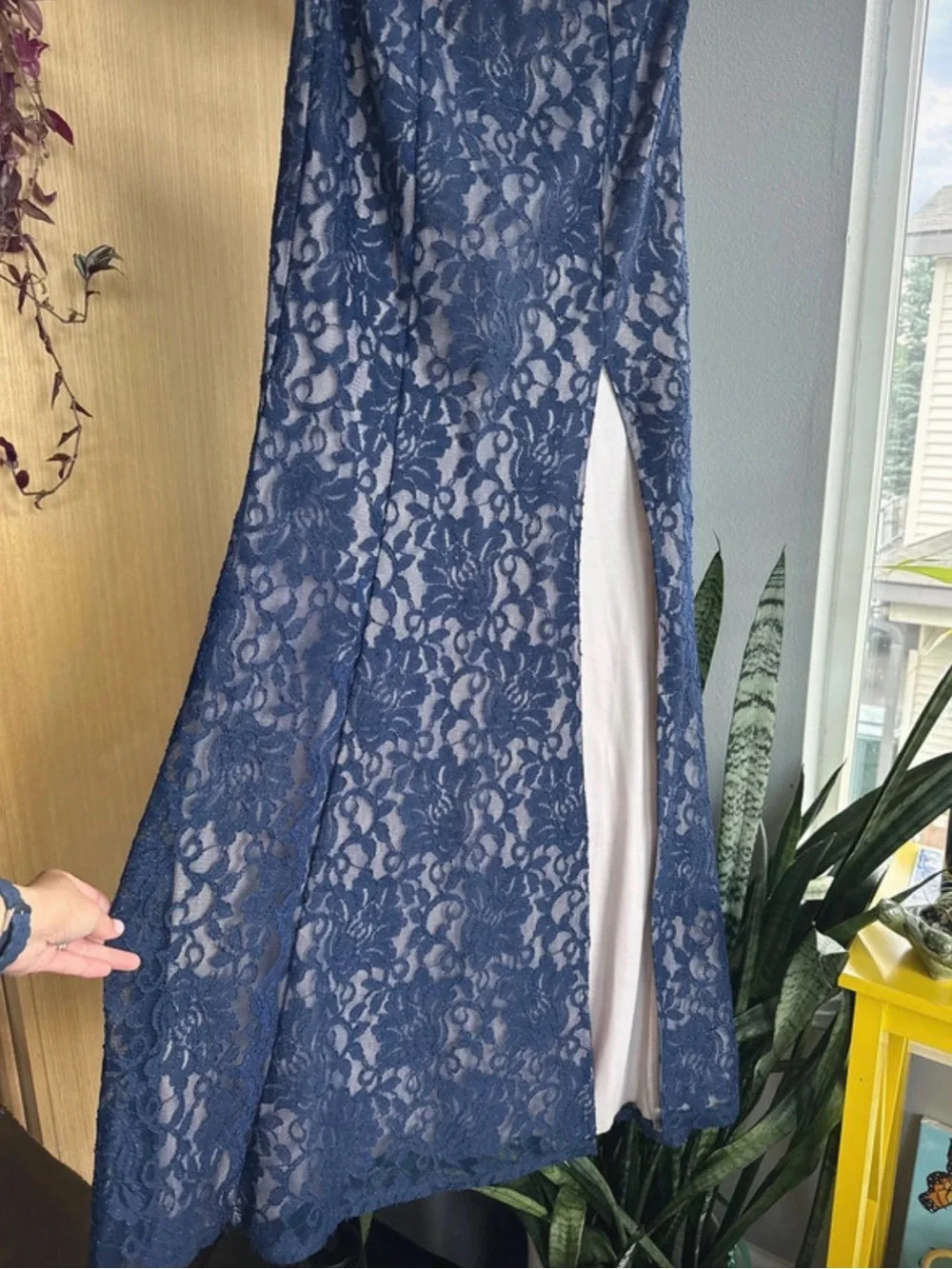 Knitted flowers around the Navy Floral Off-Shoulder Crop with skirt dress size 1